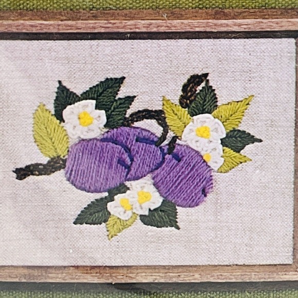 Vintage Golden Bee Stitchery 302 Mini Plums Picture Crewel Kit 6x8 - Picture 2 of 4